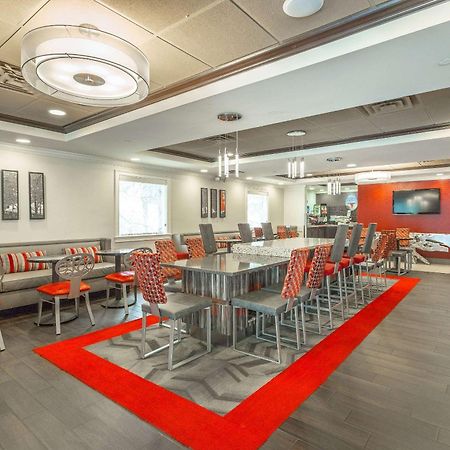 Inn At The Peachtrees, Ascend Hotel Collection Атланта Екстериор снимка