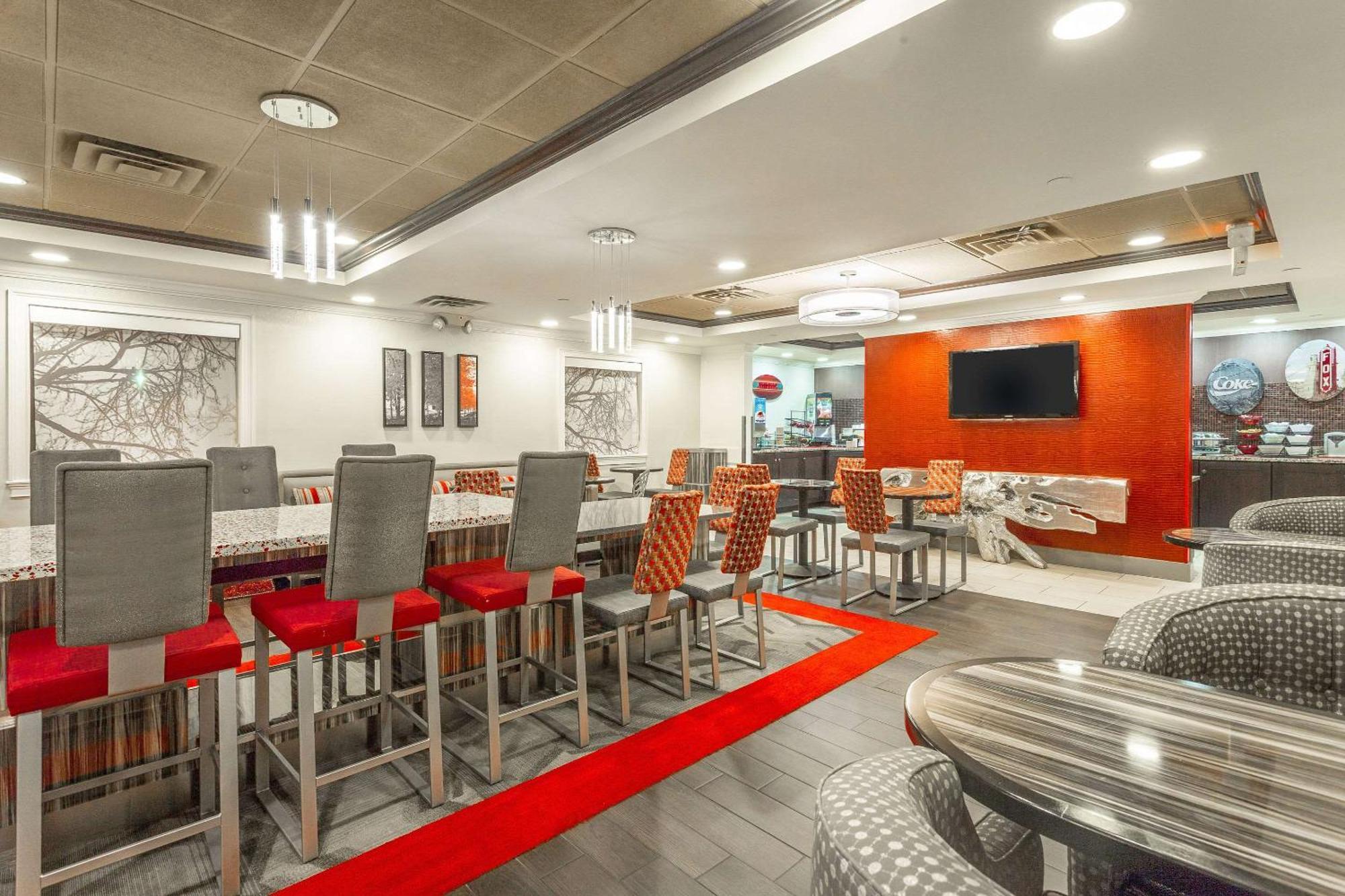 Inn At The Peachtrees, Ascend Hotel Collection Атланта Екстериор снимка