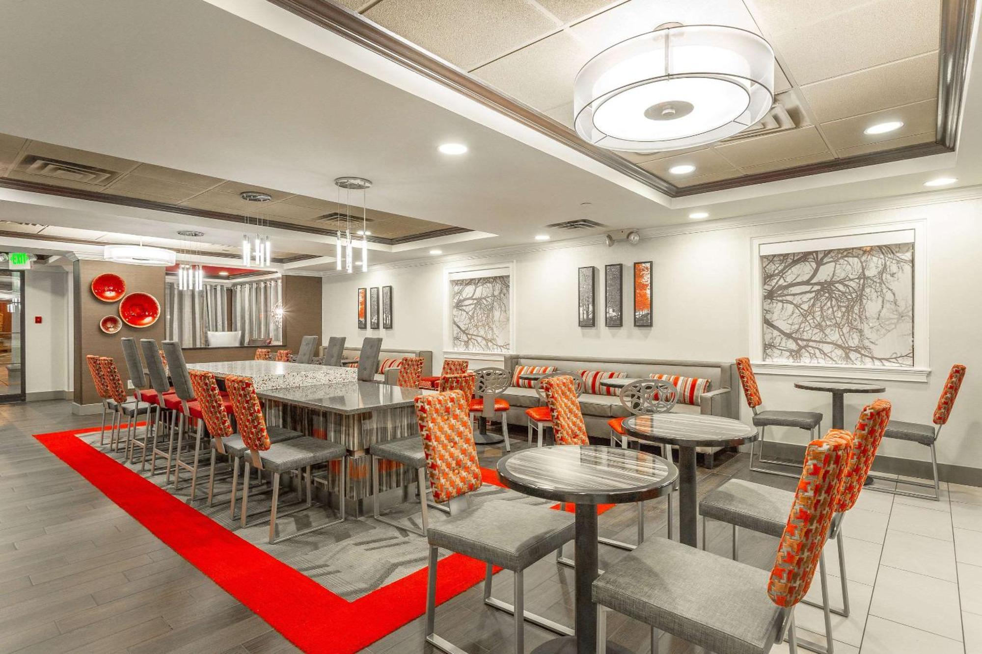 Inn At The Peachtrees, Ascend Hotel Collection Атланта Екстериор снимка