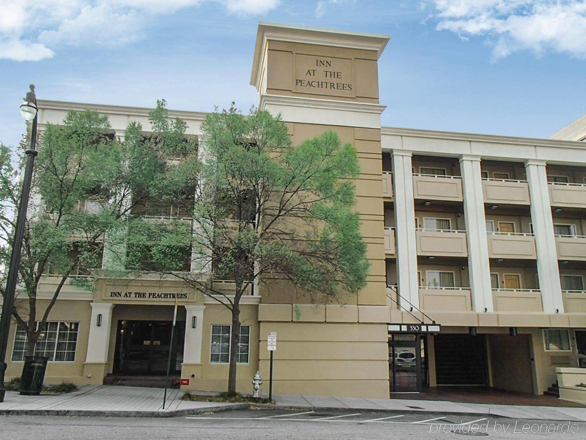 Inn At The Peachtrees, Ascend Hotel Collection Атланта Екстериор снимка