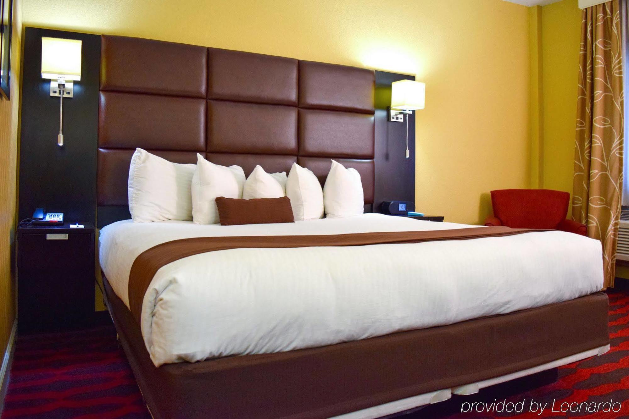 Inn At The Peachtrees, Ascend Hotel Collection Атланта Екстериор снимка